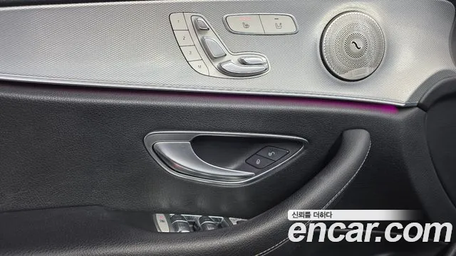 Mercedes-Benz E-Class 2019 — фото 13