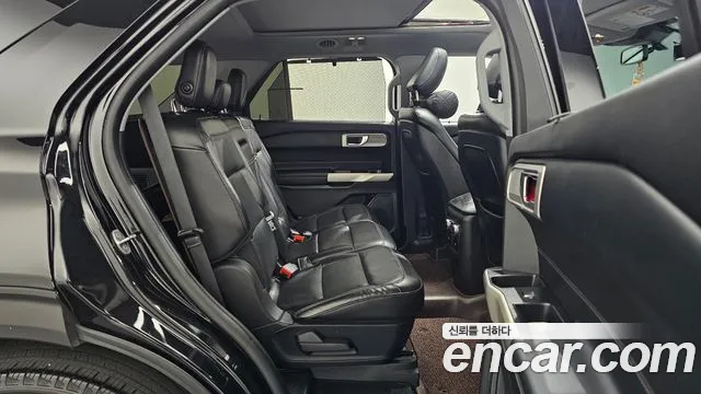 Ford Explorer 2020 — фото 12