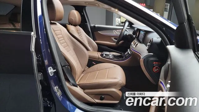Mercedes-Benz E-Class 2019 — фото 11