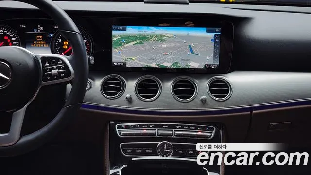 Mercedes-Benz E-Class 2019 — фото 14
