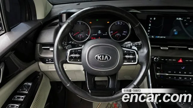Kia Canival 2021 — фото 16