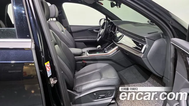 Audi Q7 2021 — фото 11