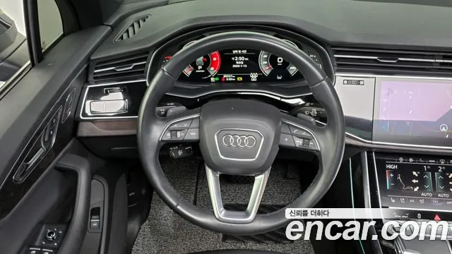 Audi Q7 2021 — фото 13