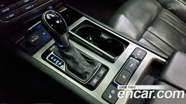 Hyundai Genesis 2016 — фото 9