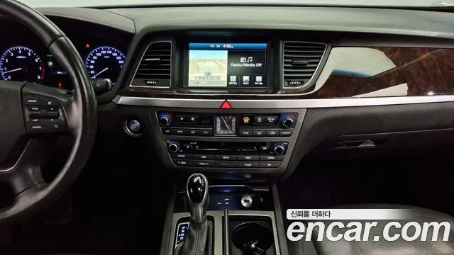 Hyundai Genesis 2016 — фото 16