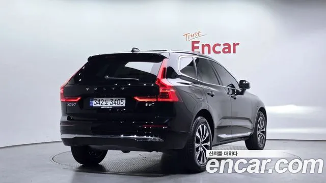 Volvo XC60 2024 — фото 2