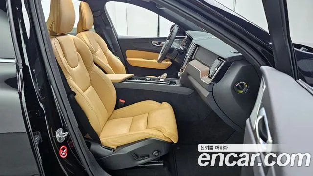 Volvo XC60 2024 — фото 10