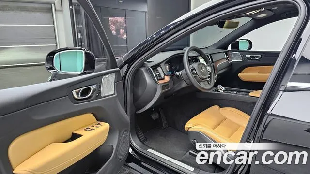 Volvo XC60 2024 — фото 11