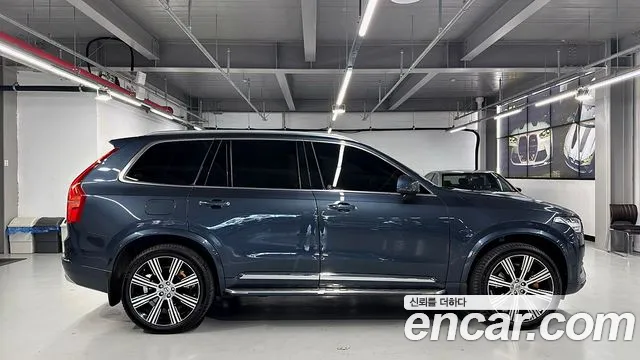 Volvo XC90 2022 — фото 5