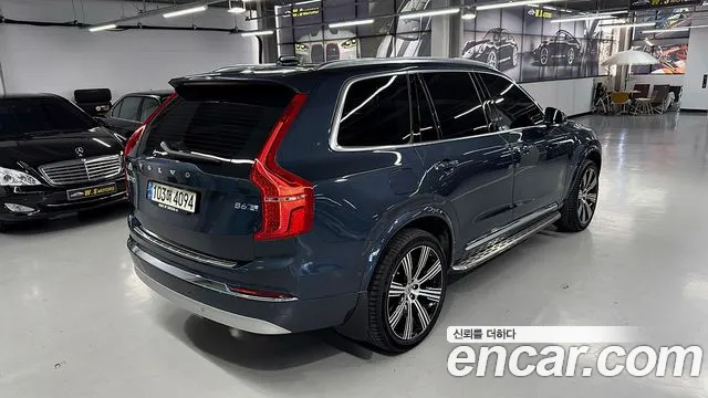 Volvo XC90 2022 — фото 7
