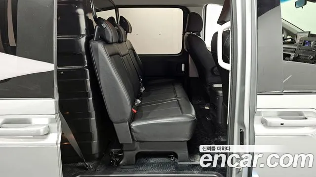 Hyundai Staria 2022 — фото 12