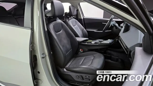 Kia EV6 2022 — фото 12