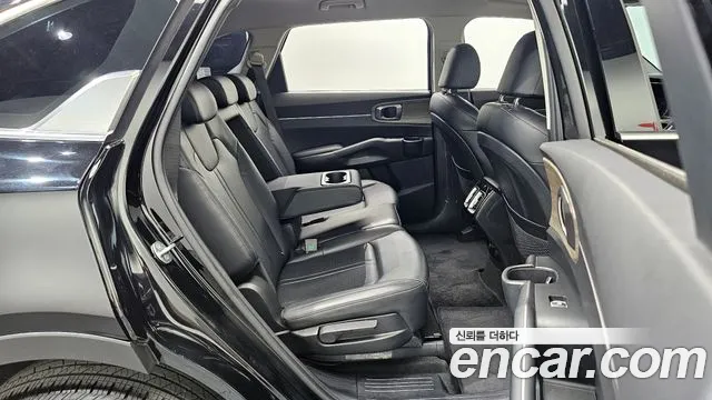 Kia Sorento 2023 — фото 11