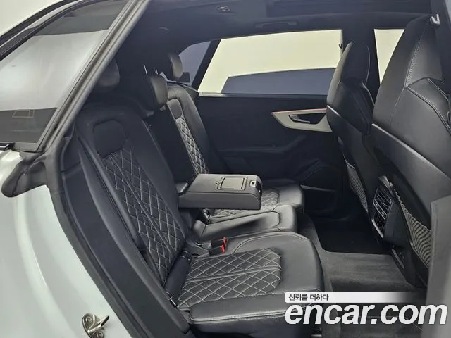 Audi Q8 2021 — фото 12