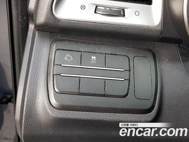 KG_Mobility_Ssangyong TIBOLI 2015 — фото 11