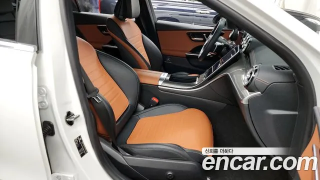 Mercedes-Benz C-Class 2022 — фото 11