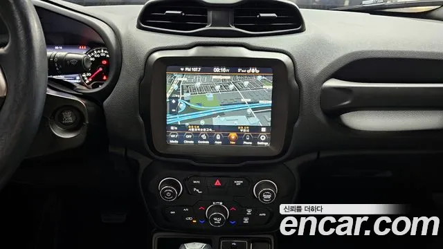 Jeep Renegade 2021 — фото 14