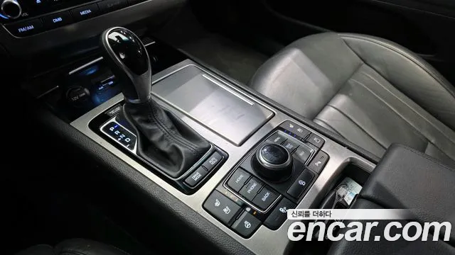 Hyundai Genesis 2016 — фото 9