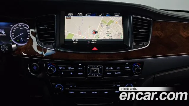 Hyundai Equus 2013 — фото 16