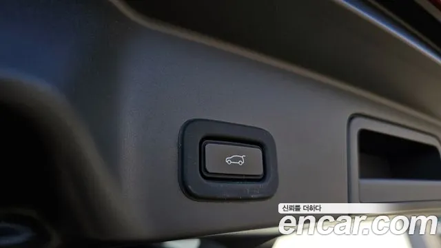 Land Rover Range Rover Evoque 2022 — фото 18
