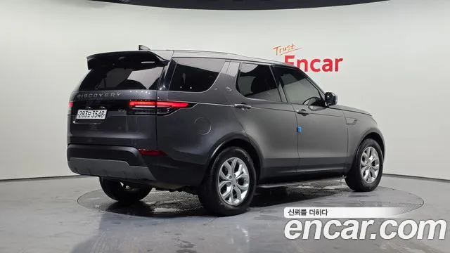 Land Rover Discovery 2018 — фото 2