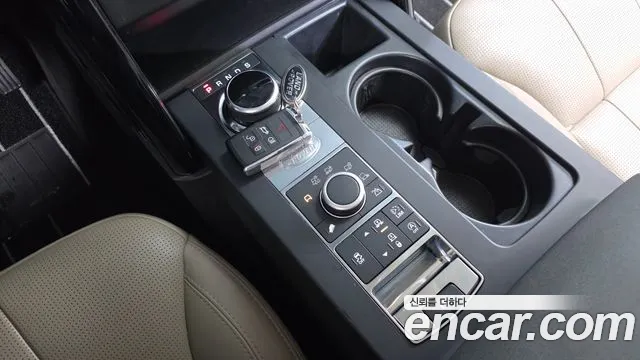 Land Rover Discovery 2018 — фото 9
