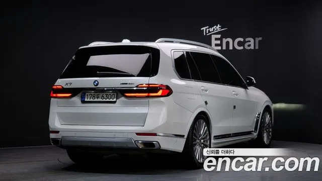 BMW X7 2023 — фото 1