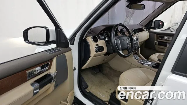 Land Rover Discovery 2016 — фото 10