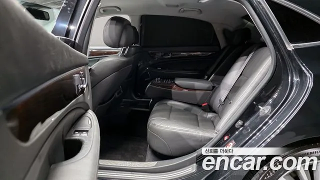 Hyundai Equus 2015 — фото 12