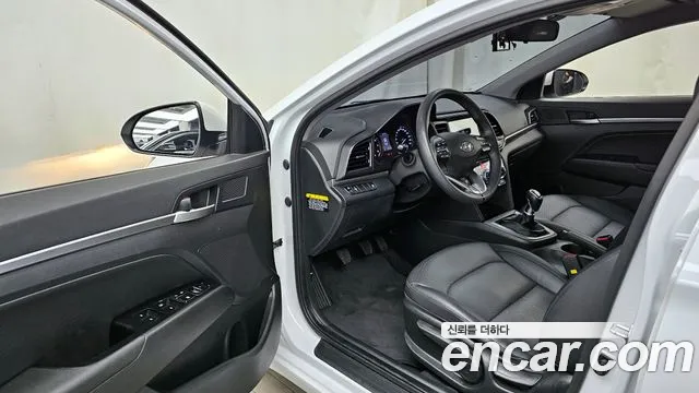 Hyundai AVANTE 2020 — фото 10