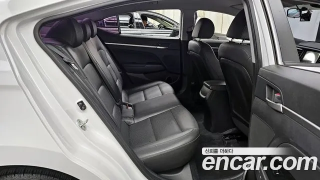 Hyundai AVANTE 2020 — фото 12
