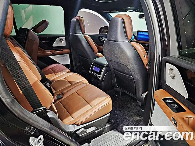 Lincoln Aviator 2023 — фото 16