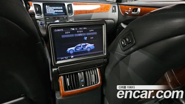 Hyundai Equus 2012 — фото 17