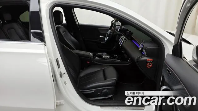 Mercedes-Benz A-Class 2021 — фото 11