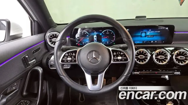 Mercedes-Benz A-Class 2021 — фото 13