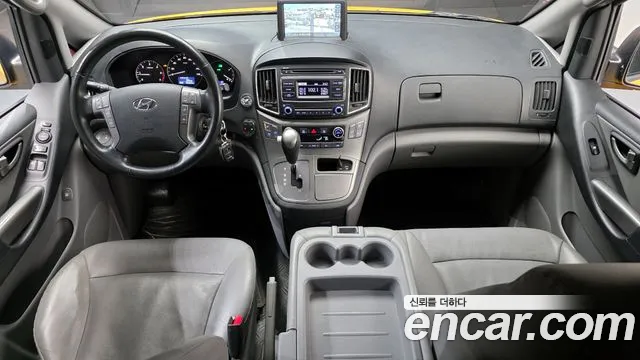 Hyundai Starex 2019 — фото 7