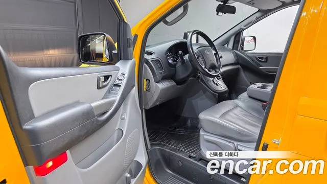 Hyundai Starex 2019 — фото 10