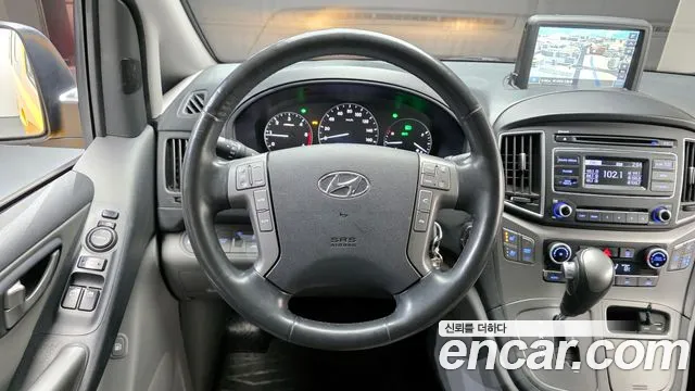 Hyundai Starex 2019 — фото 13