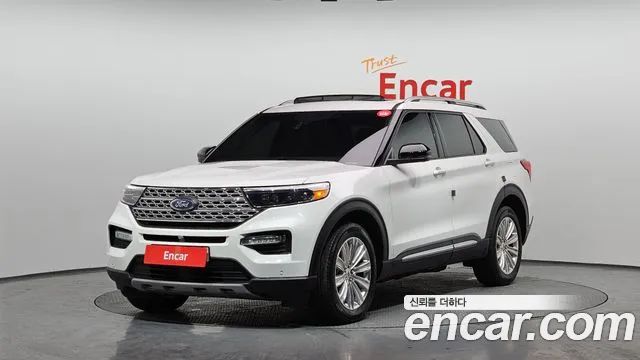 Ford Explorer 2022 — фото 1