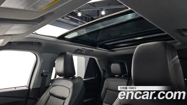 Ford Explorer 2022 — фото 17
