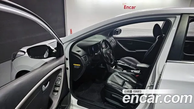 Hyundai i30 2015 — фото 11