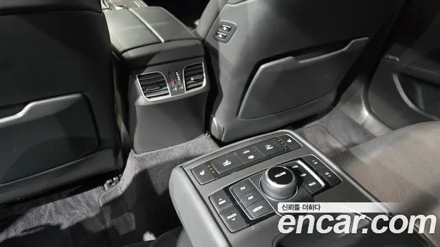 Hyundai Genesis 2016 — фото 18