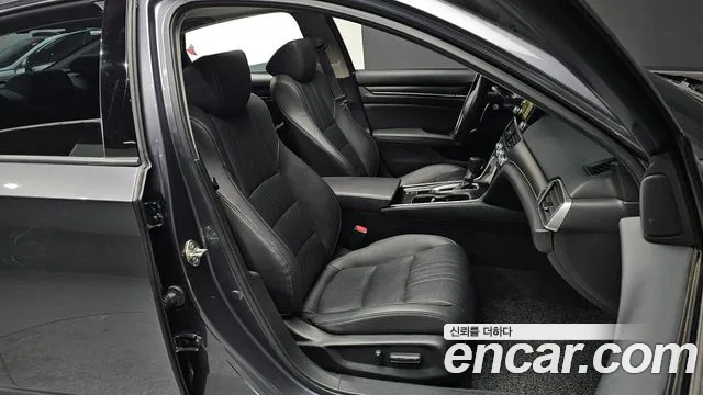 Honda Accord 2019 — фото 10