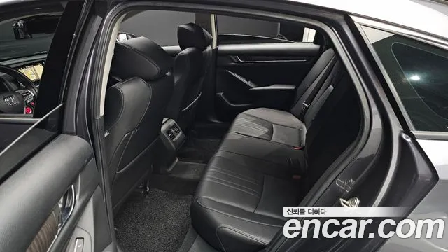 Honda Accord 2019 — фото 12
