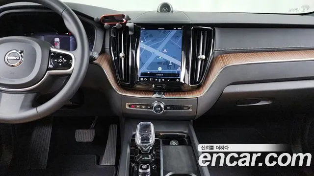 Volvo XC60 2024 — фото 14