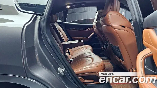 Maserati Levante 2019 — фото 12