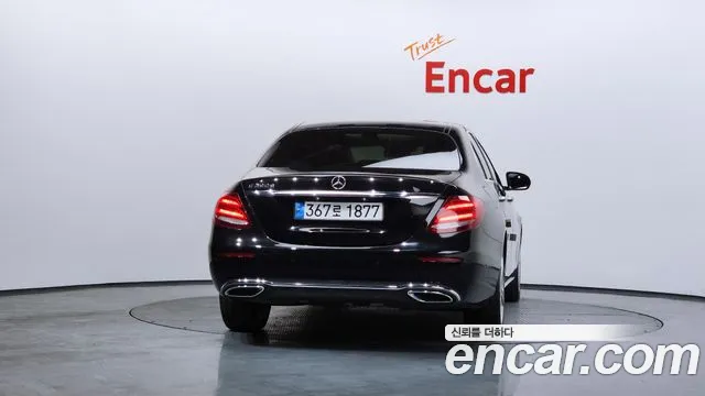 Mercedes-Benz E-Class 2017 — фото 4