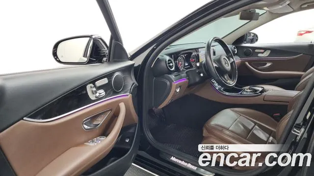 Mercedes-Benz E-Class 2017 — фото 10