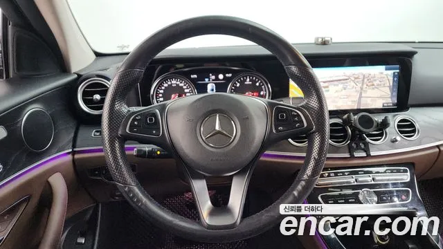 Mercedes-Benz E-Class 2017 — фото 13