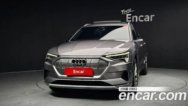 Audi e-tron 2020 — фото 3